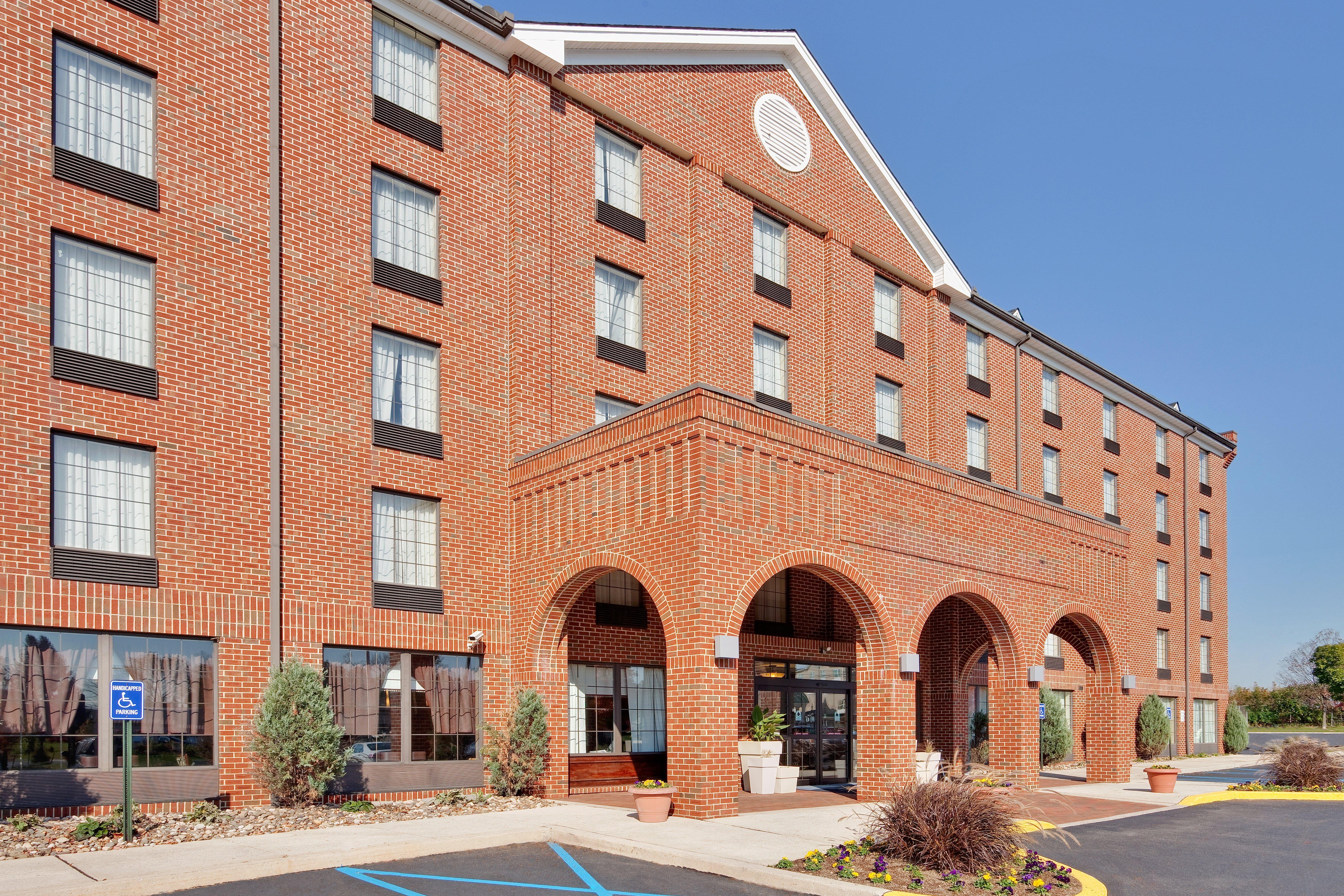 Holiday Inn Express Harrisburg East, An Ihg Hotel Exterior foto